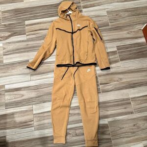 Tan Nike Tech fleece hoodie and pants sweatsuit